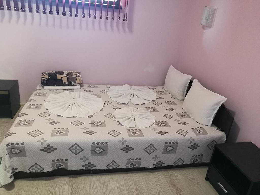 Guest House Karaulanov Elhovo  Eksteriør billede